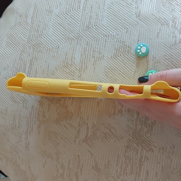 Nintendo Switch Lite case & switch covers - Picture 3 of 4
